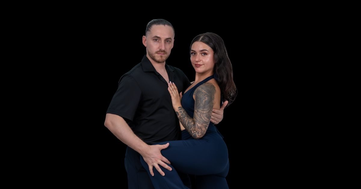 Lucía y Sebas impartiendo un workshop de bachata